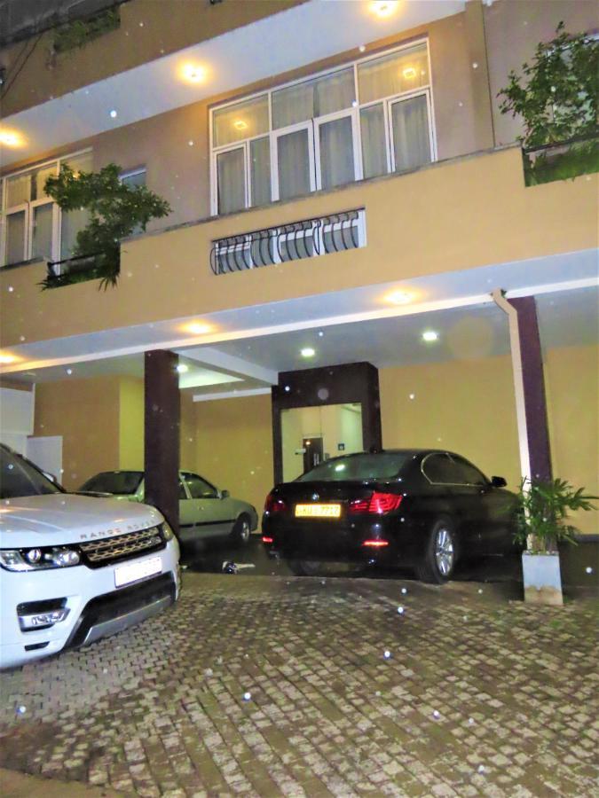 VIVAS Residencies Luxury Apartments Dehiwala-Mont Lavinia Extérieur photo